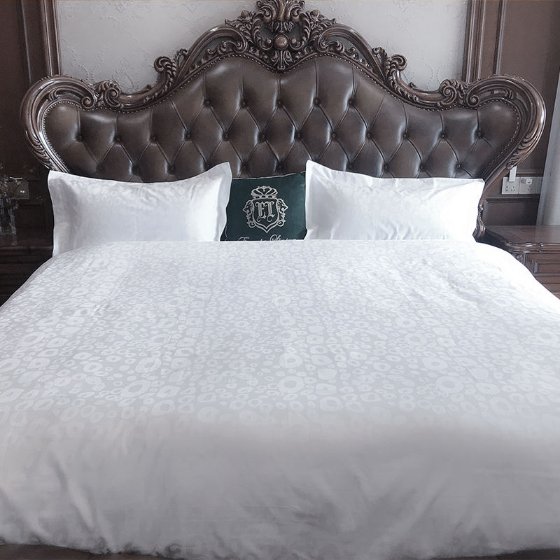 A 60 -as évek tiszta fehér pamut T300 Hotel Jacquard ágyneműkészletek